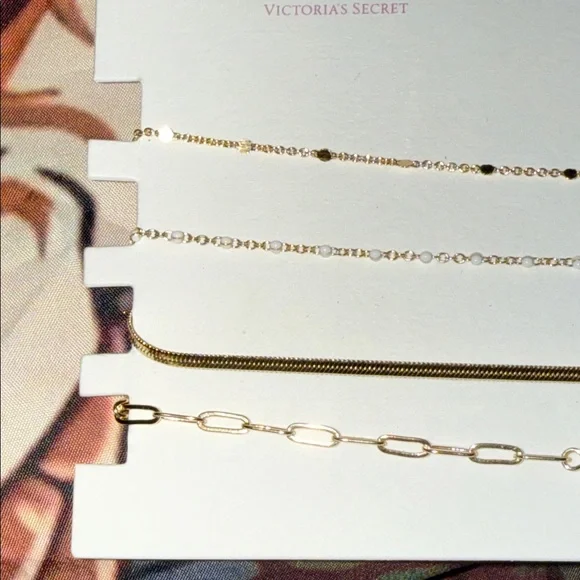 Victoria's Secret Gold Tone Layering Necklaces Set. 4 STUNNING chains! - Picture 6 of 8